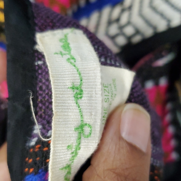 Multi color print Cape/Shawl - Picture 4 of 14